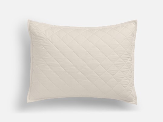 Imagen oficial de Red Land Cotton quilts and quilted shams publicada por OECD 16