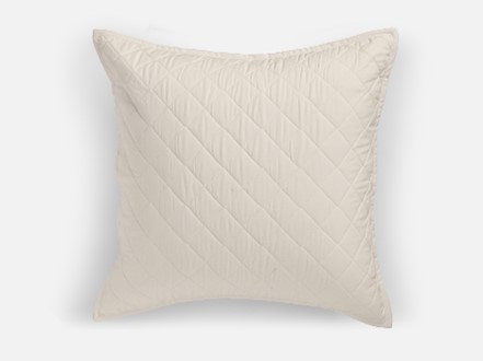 Imagen oficial de Red Land Cotton quilts and quilted shams publicada por OECD 6
