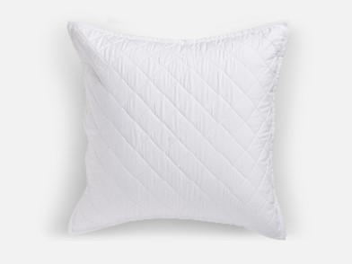 Imagen oficial de Red Land Cotton quilts and quilted shams publicada por OECD 7