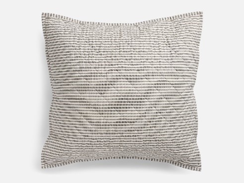Imagen oficial de Red Land Cotton quilts and quilted shams publicada por OECD 8