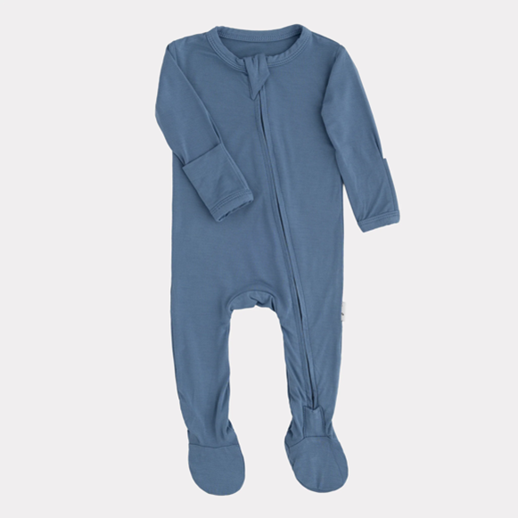 Imagen oficial de Pip + Phee Bamboo Footed Sleepers in Dusk size 12-18M with BN 2023061 & Alaskan size 12-18M with BN 2023061 publicada por OECD
