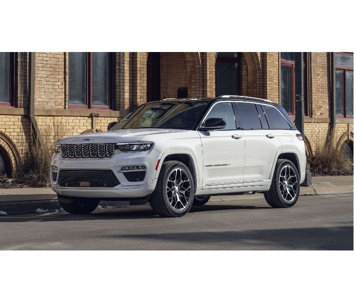 Imagen oficial de JEEP GRAND CHEROKEE 2023 - 10B - Pernos de apriete del brazo de control superior delantero al muñón de la dirección publicada por OECD