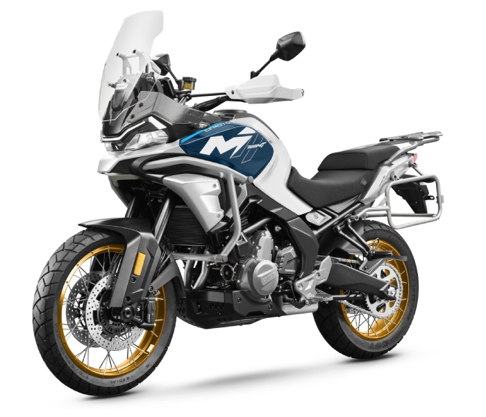 Imagen oficial de CFMOTO 700MT 2024 - 2025 - CF2025-003R Sustituir el neumático de la rueda trasera publicada por OECD