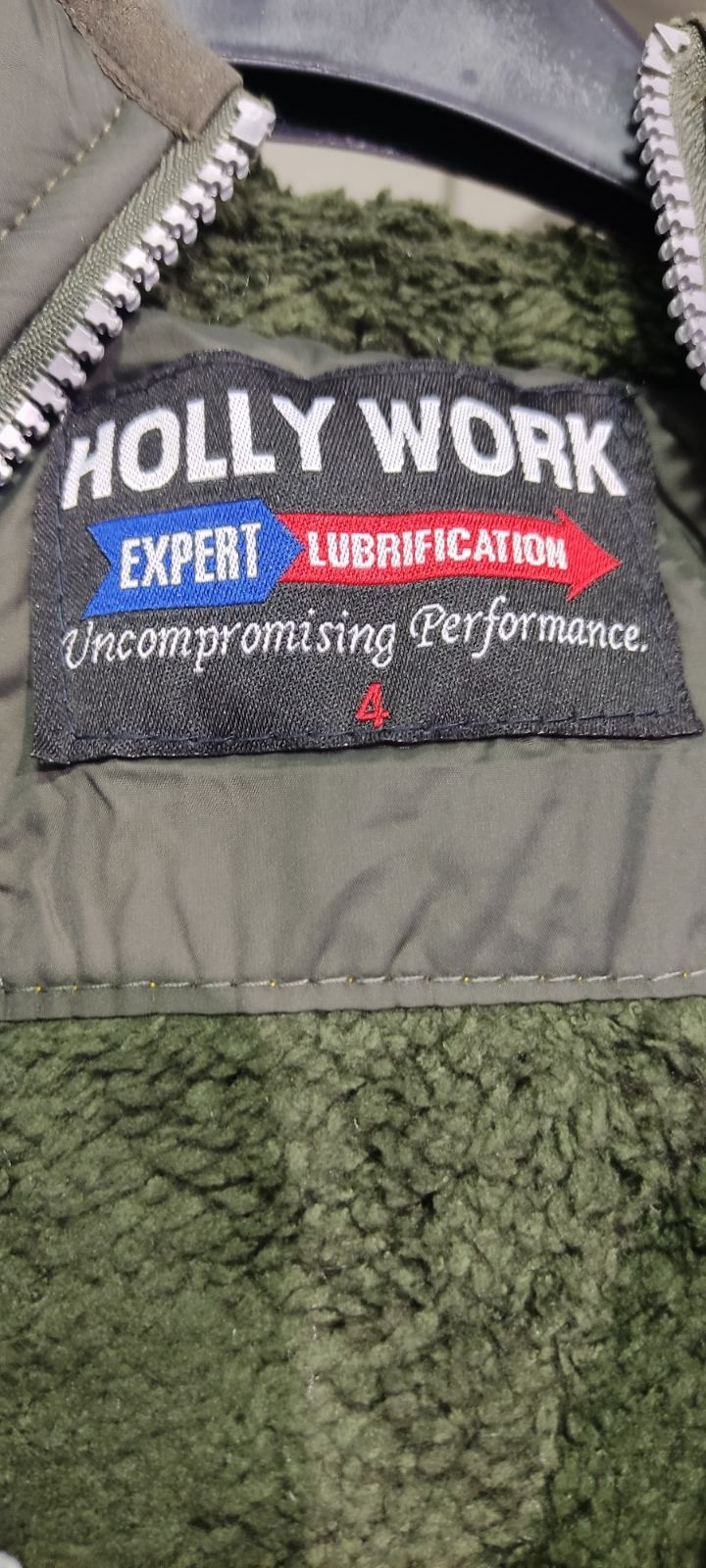 Imagen oficial de Children's jacket ; Holly Work ; publicada por OECD 2