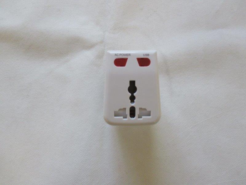 Imagen oficial de Universal travel adaptor ; ACDC Dynamics ; publicada por OECD 3
