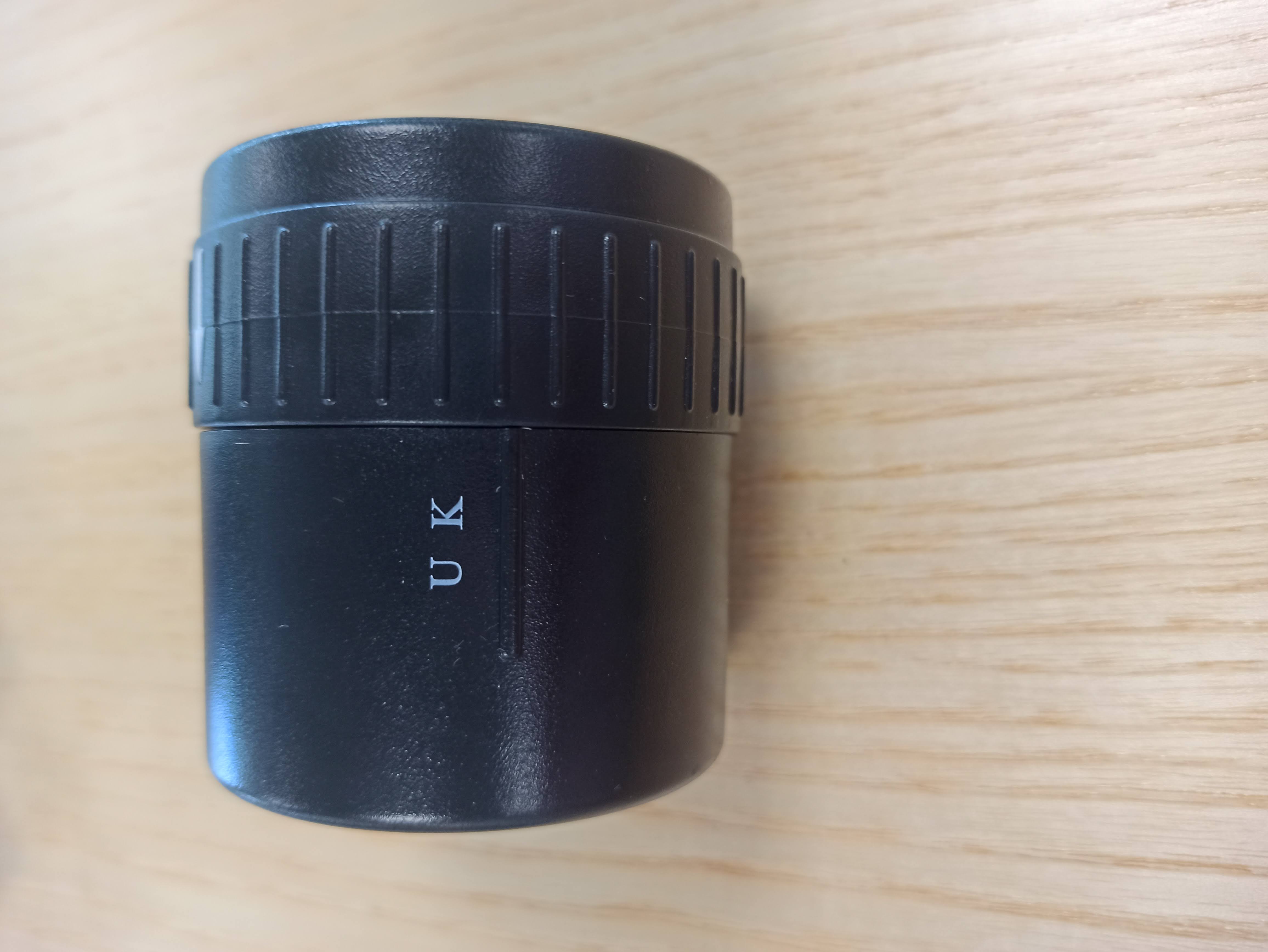 Official image of Travel adaptor ; G&BL ; Universal Multitravel Adapter published by OECD 2