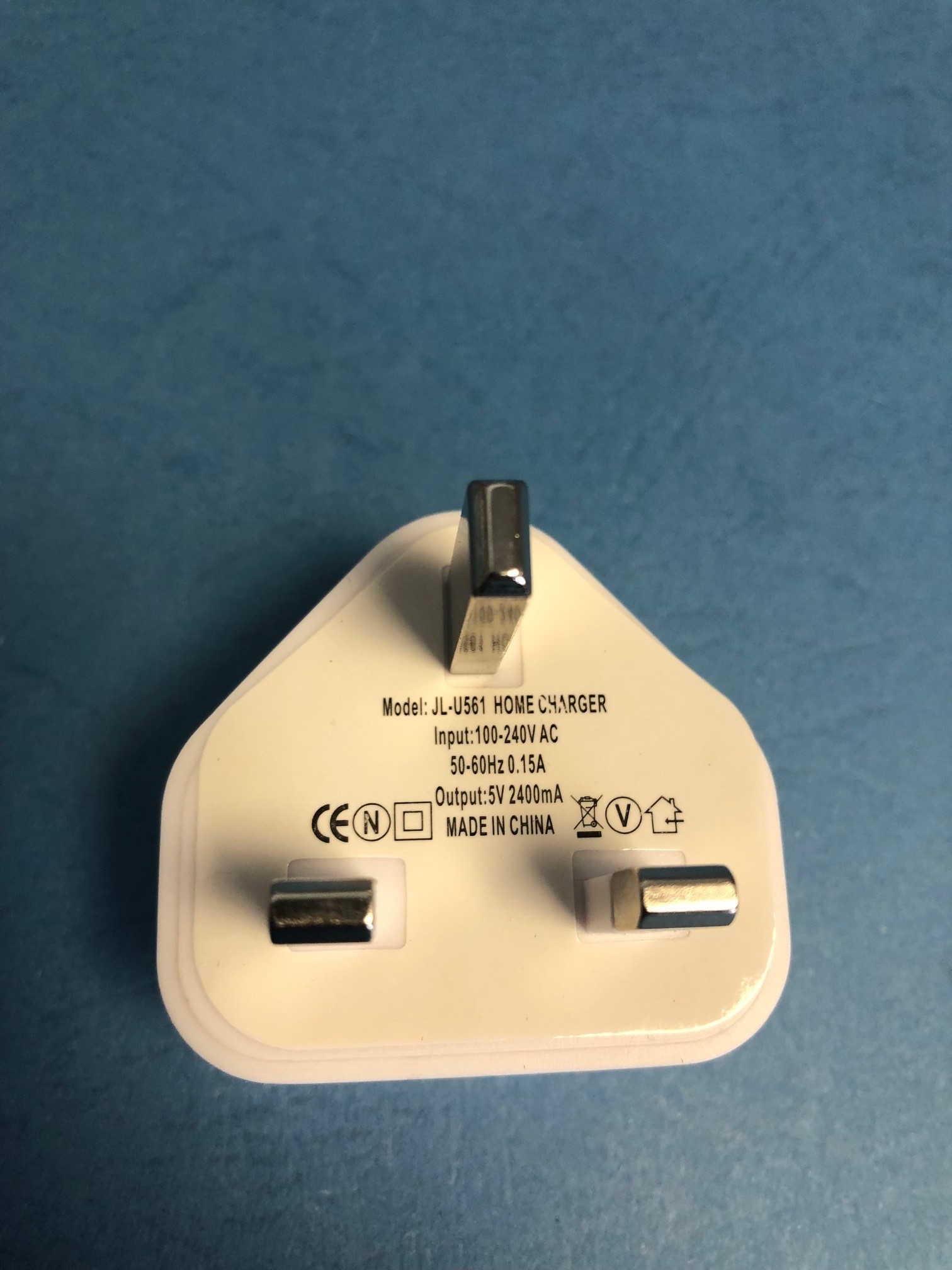Official image of USB charger ; Ultrapower ; Fast Charging Plug with Double USB Ports published by OECD 3