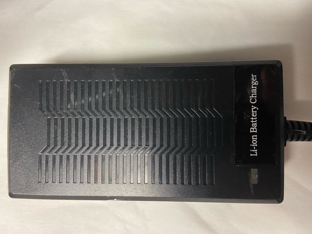 Official image of Battery charger ; Unknown ; Lithium Ion Battery Charger published by OECD