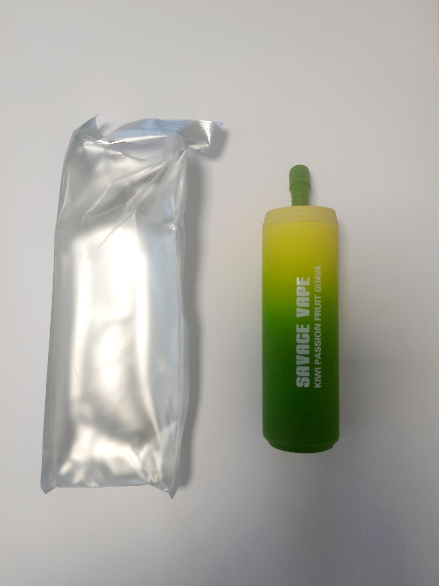Official image of Disposable electronic cigarette ; Unknown ; Savage Vape published by OECD 2
