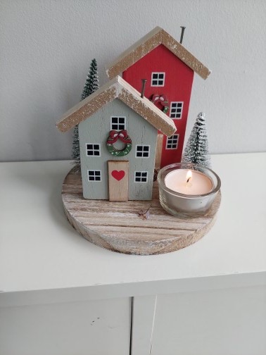 Official image of Tealight holder ; All I Want For Christmas ; House Scene With Tealight Holder published by OECD