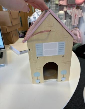 Official image of Doll's house ; My 1st Years ; Small Doll's House published by OECD 3