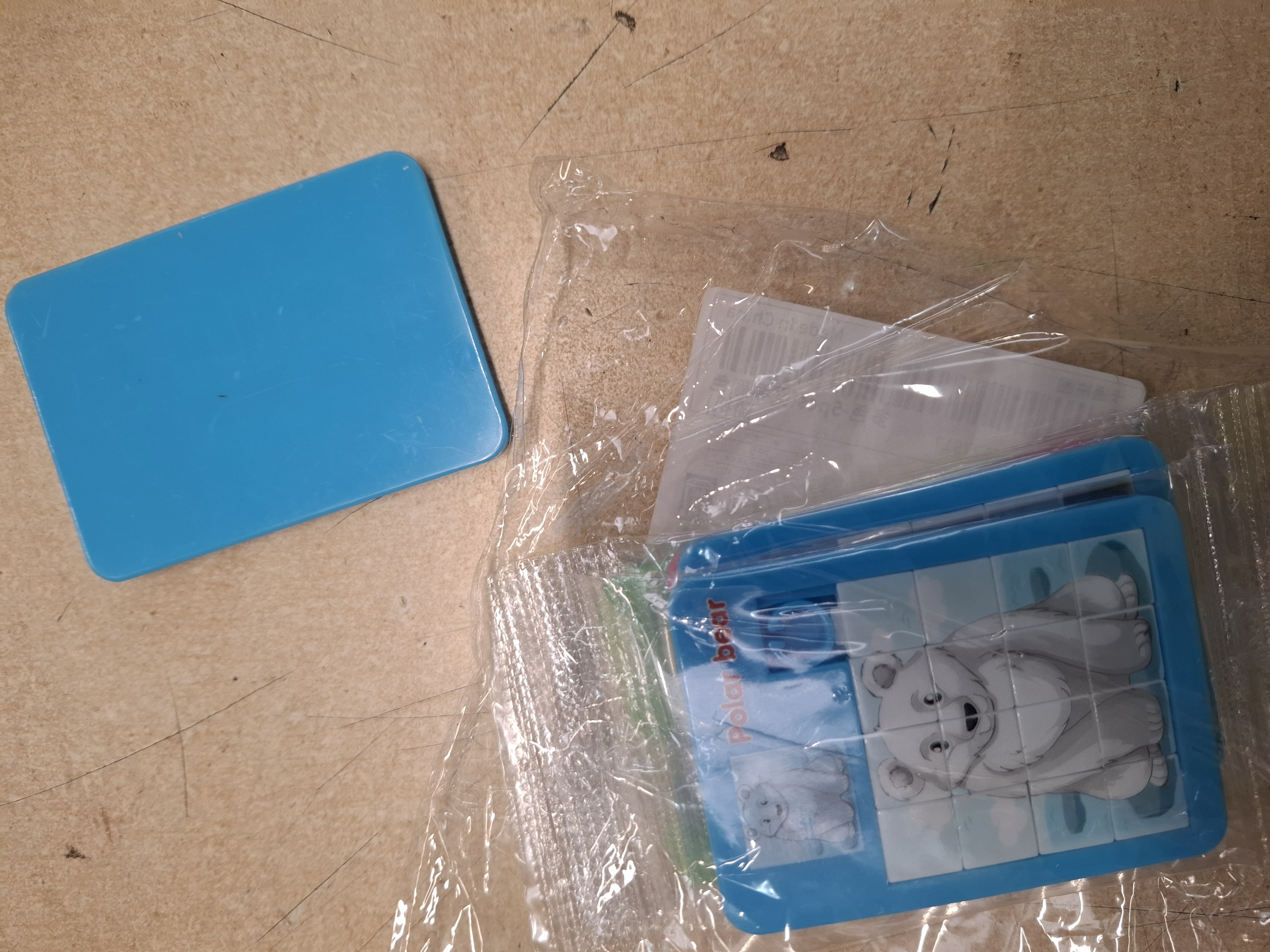 Official image of Puzzle set ; Unknown ; published by OECD