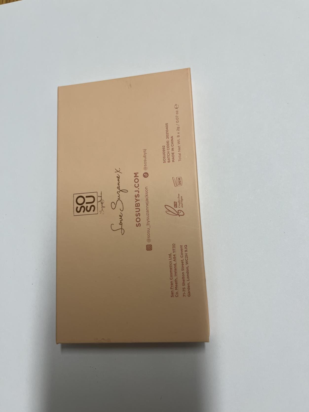 Official image of Eyeshadow palette ; SOSU Cosmetics ; Peach Dreams published by OECD