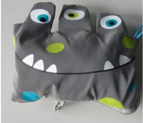 Official image of Reflective bag ; Unknown ; Crazy monsters published by OECD 2