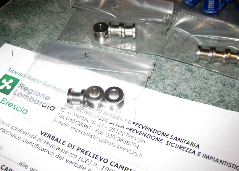 Official image of Piercing jewellery ; Unknown ; published by OECD