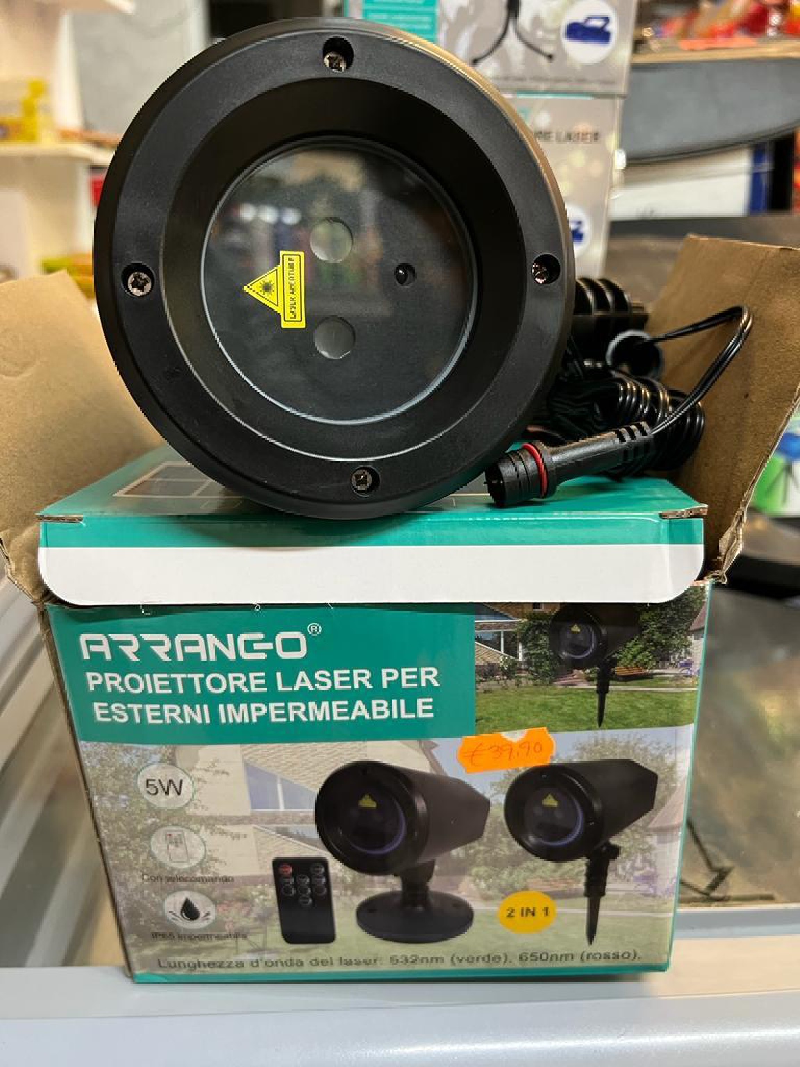Official image of Outdoor laser projector ; Arrango ; Proiettore laser per esterni published by OECD