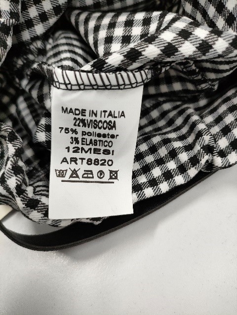 Official image of Children’s trousers ; New collection ; published by OECD 2