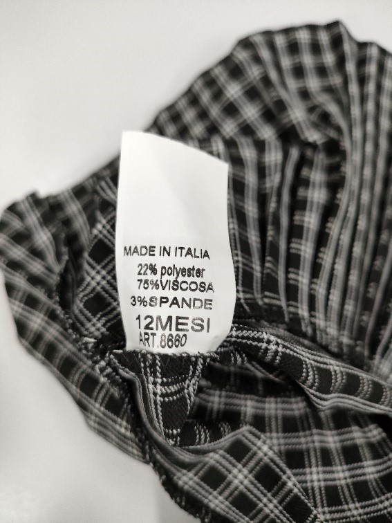 Official image of Children's skirt ; New collection ; published by OECD 2