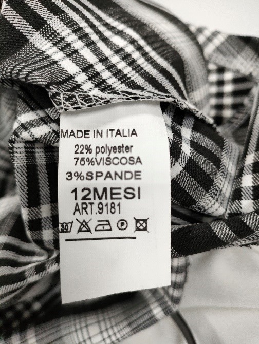 Official image of Children's dress ; New collection ; published by OECD 2