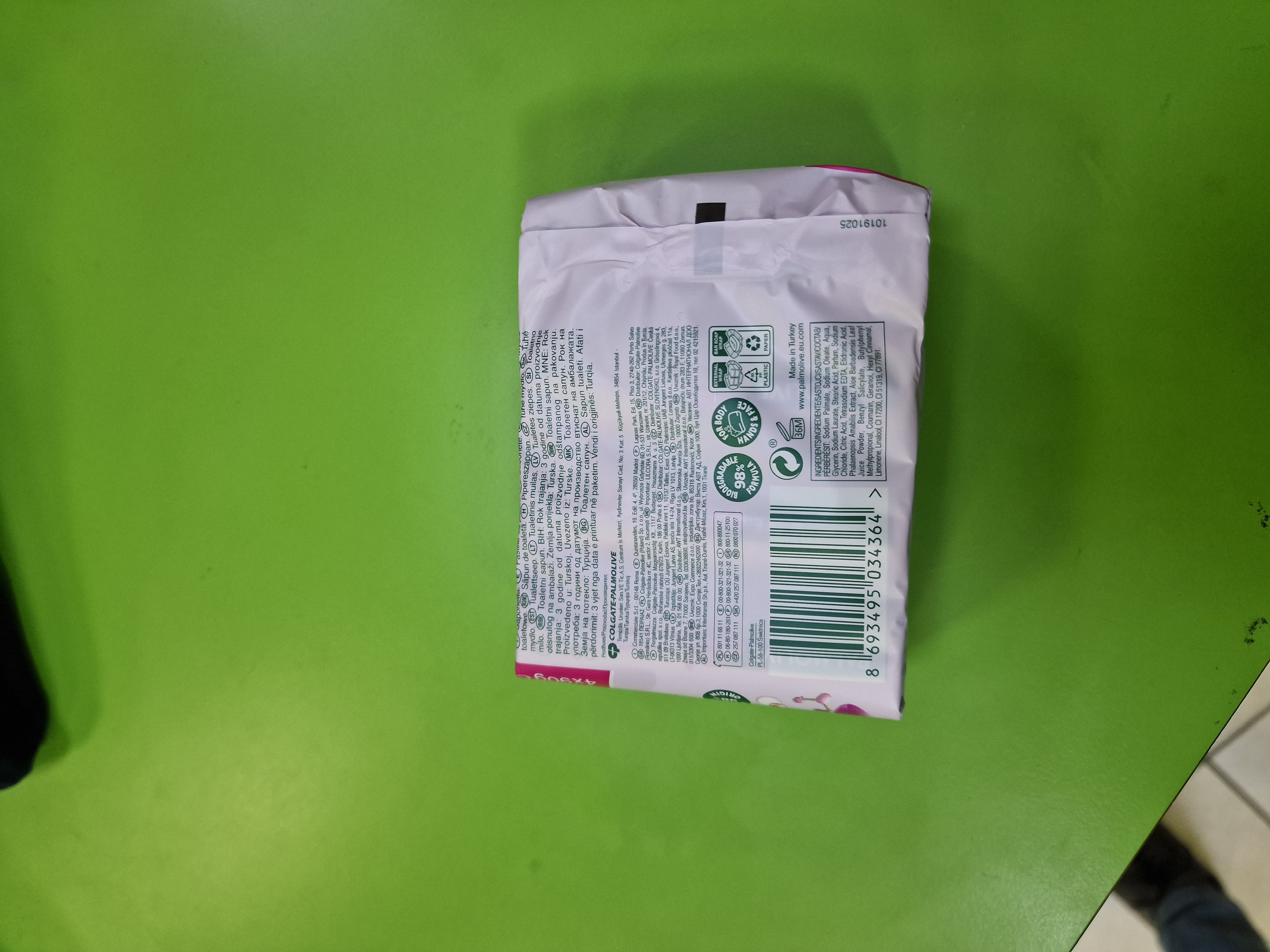 Official image of Hand soap ; Palmolive ; PALMOLIVE NATURALS published by OECD 2