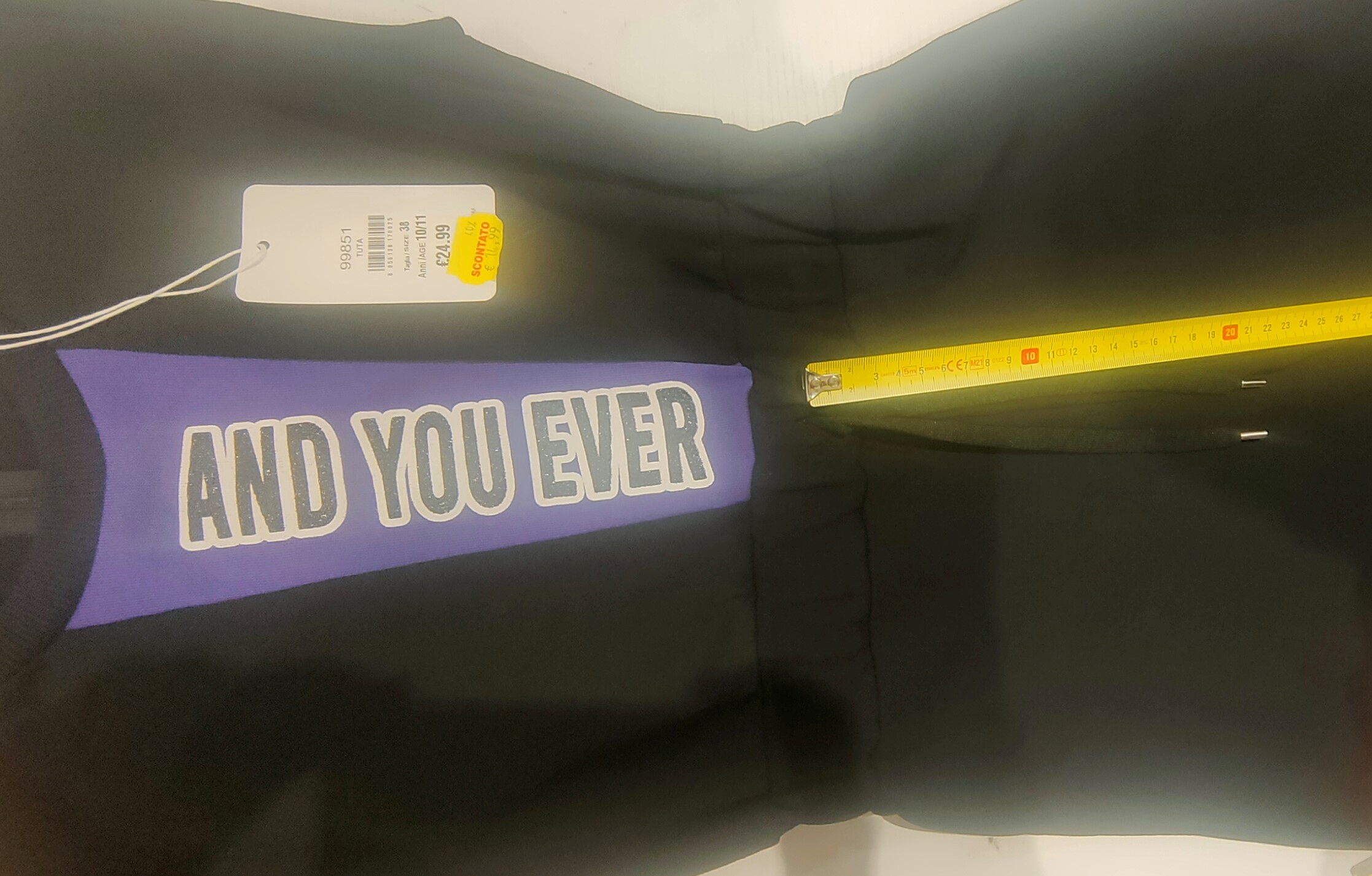 Official image of Children's tracksuit ; Bachata ; published by OECD 2