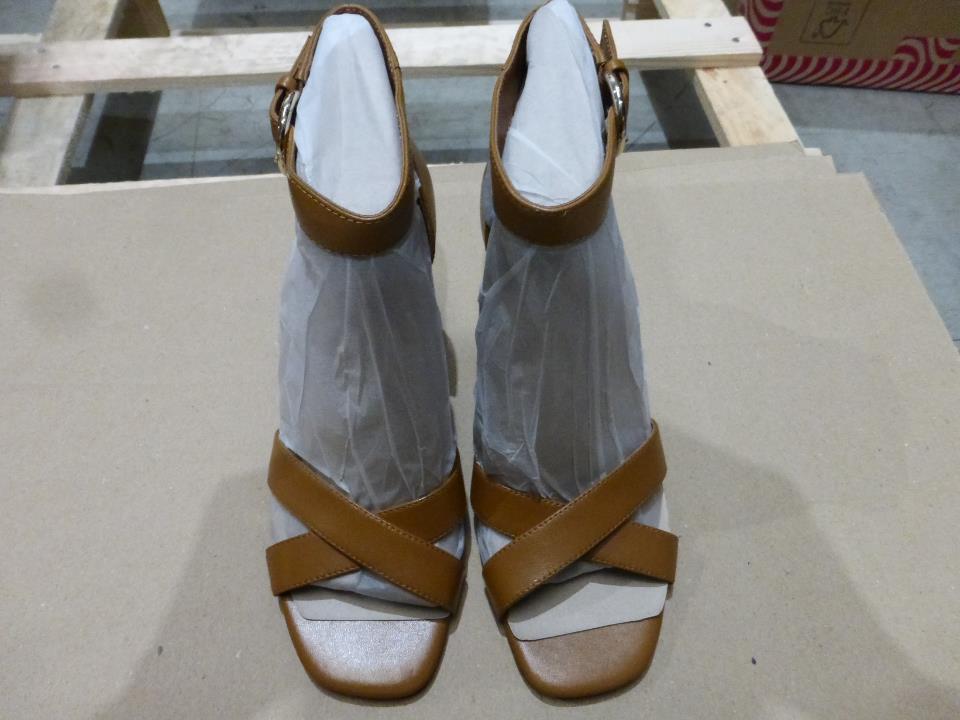 Official image of Summer shoes ; Guess ; Decoltè, sandali published by OECD 3