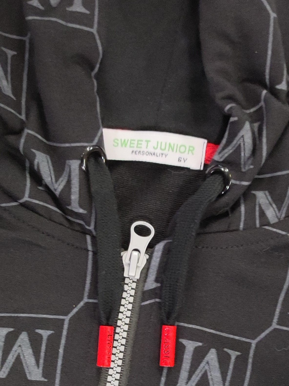 Official image of Sweatshirt ; Sweet Junior ; SWEET JUNIOR published by OECD 2