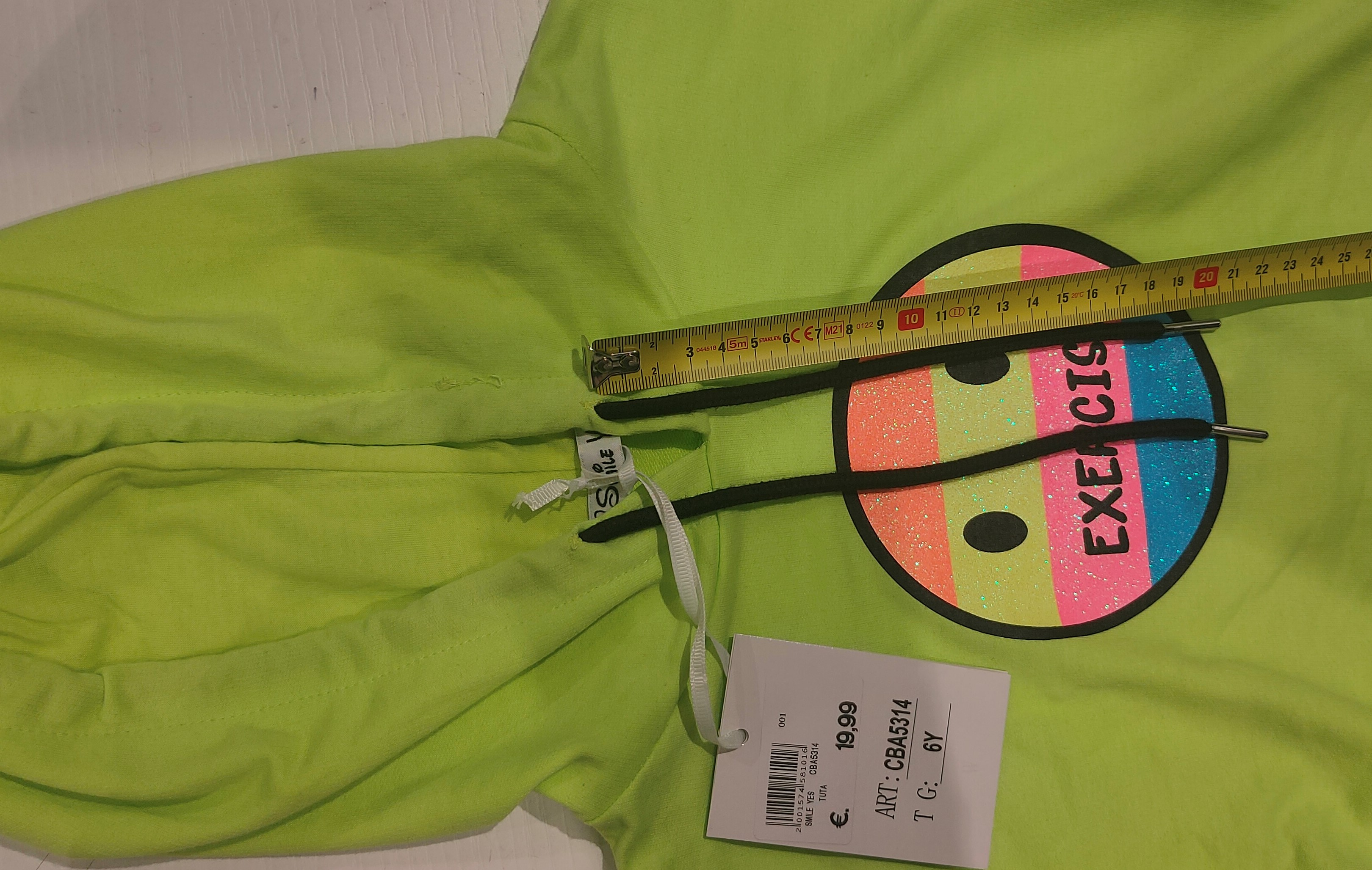 Official image of Children's sweatshirt ; Smile Yes ; published by OECD 2
