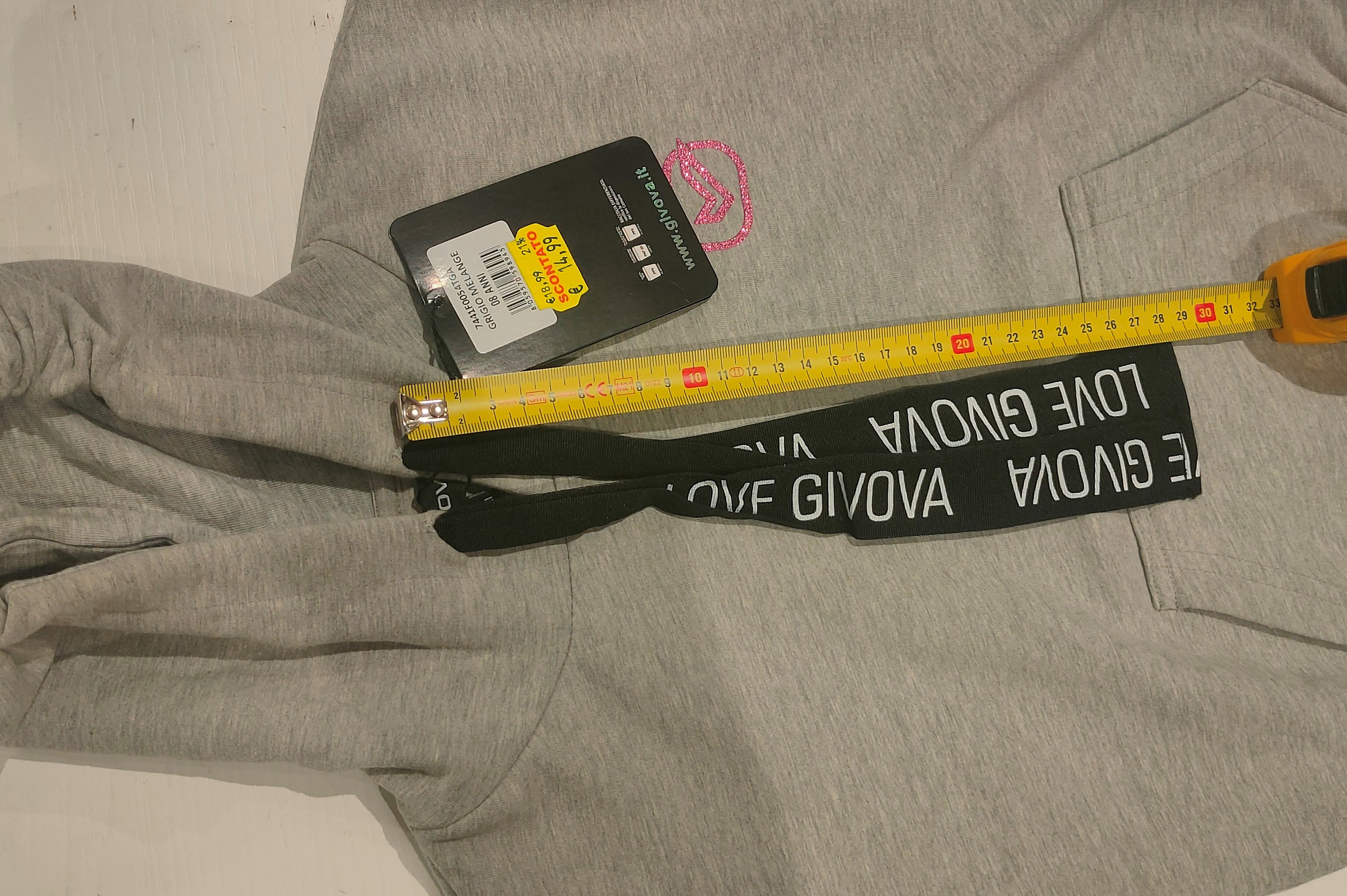 Official image of Hooded sweatshirt ; Ginova ; published by OECD