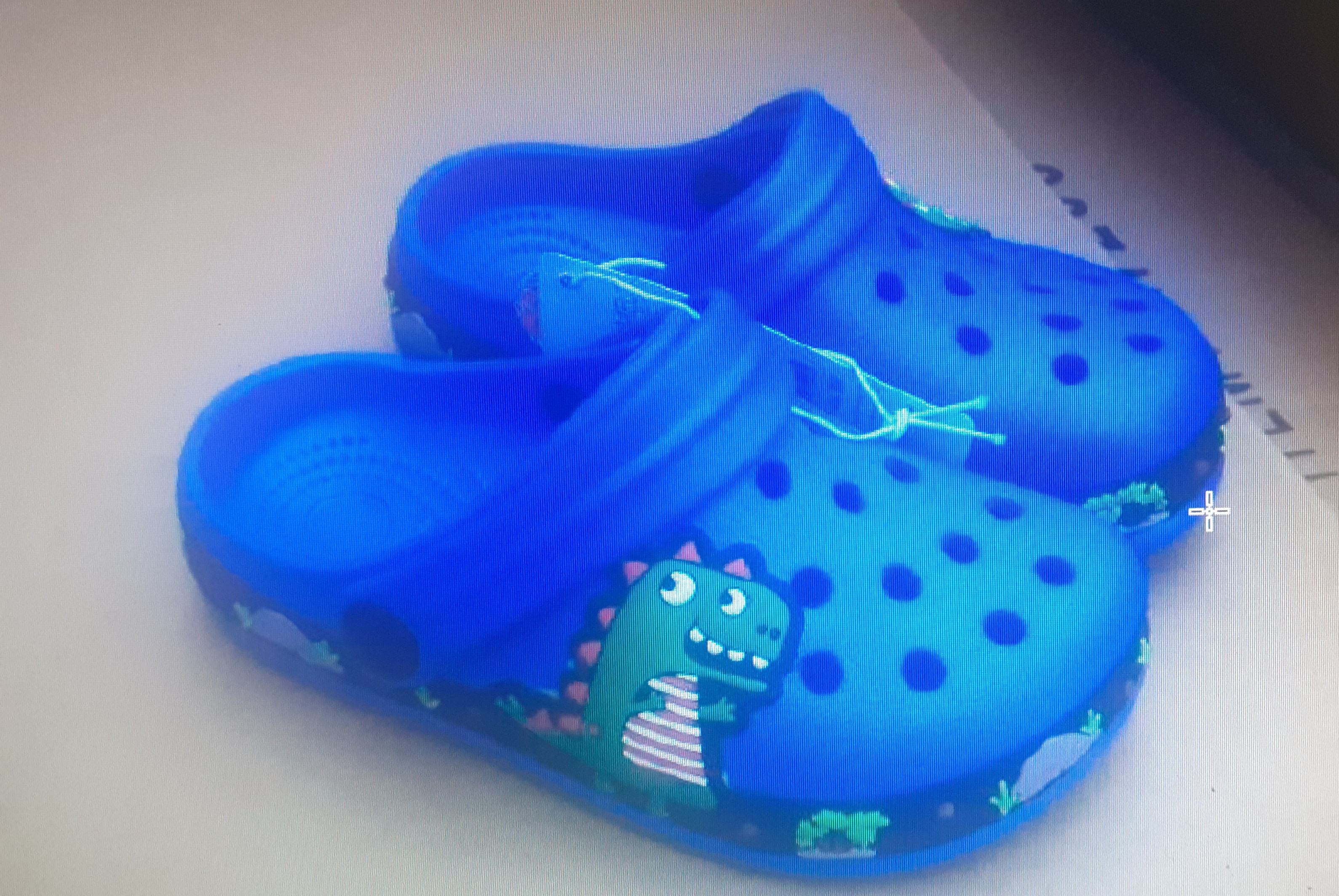 Official image of Children’s shoes ; Unknown ; published by OECD