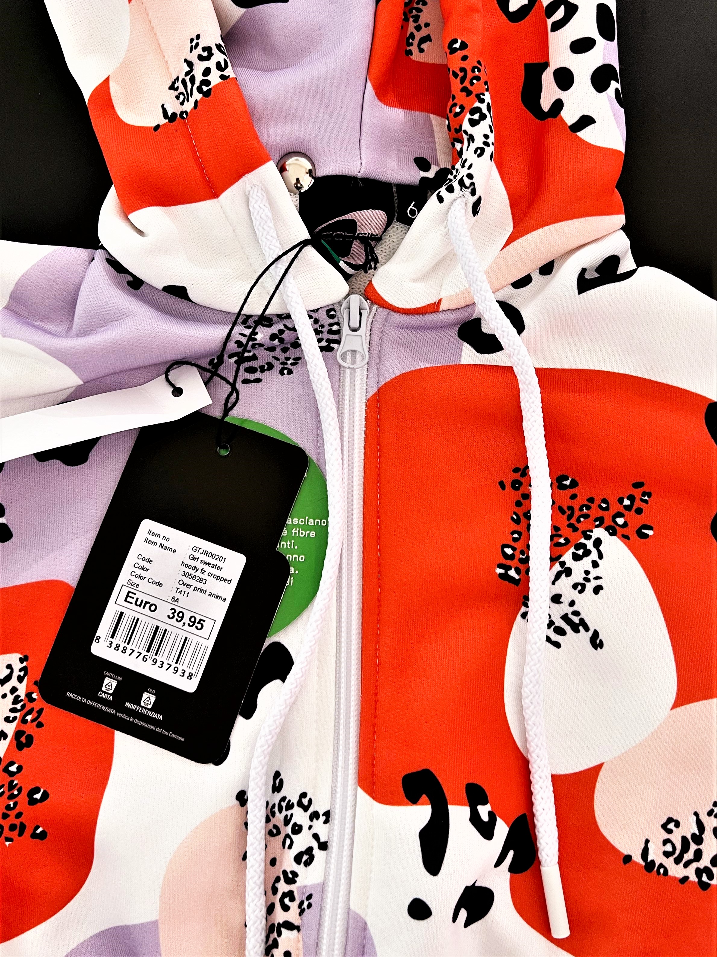 Official image of Children's hoodie ; GET FIT ; Girl Sweater published by OECD 2