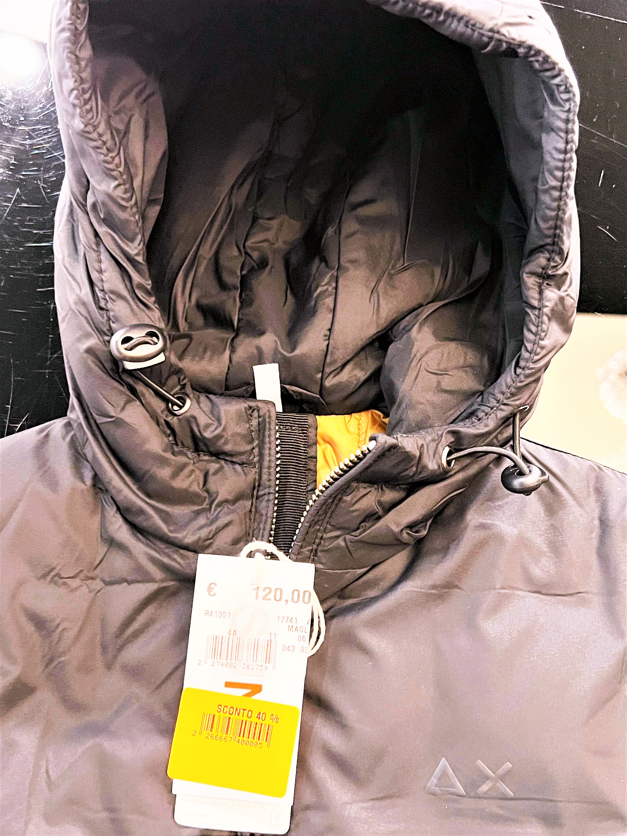 Official image of Children's hoodie ; SUN 68 ; ∆X published by OECD 2