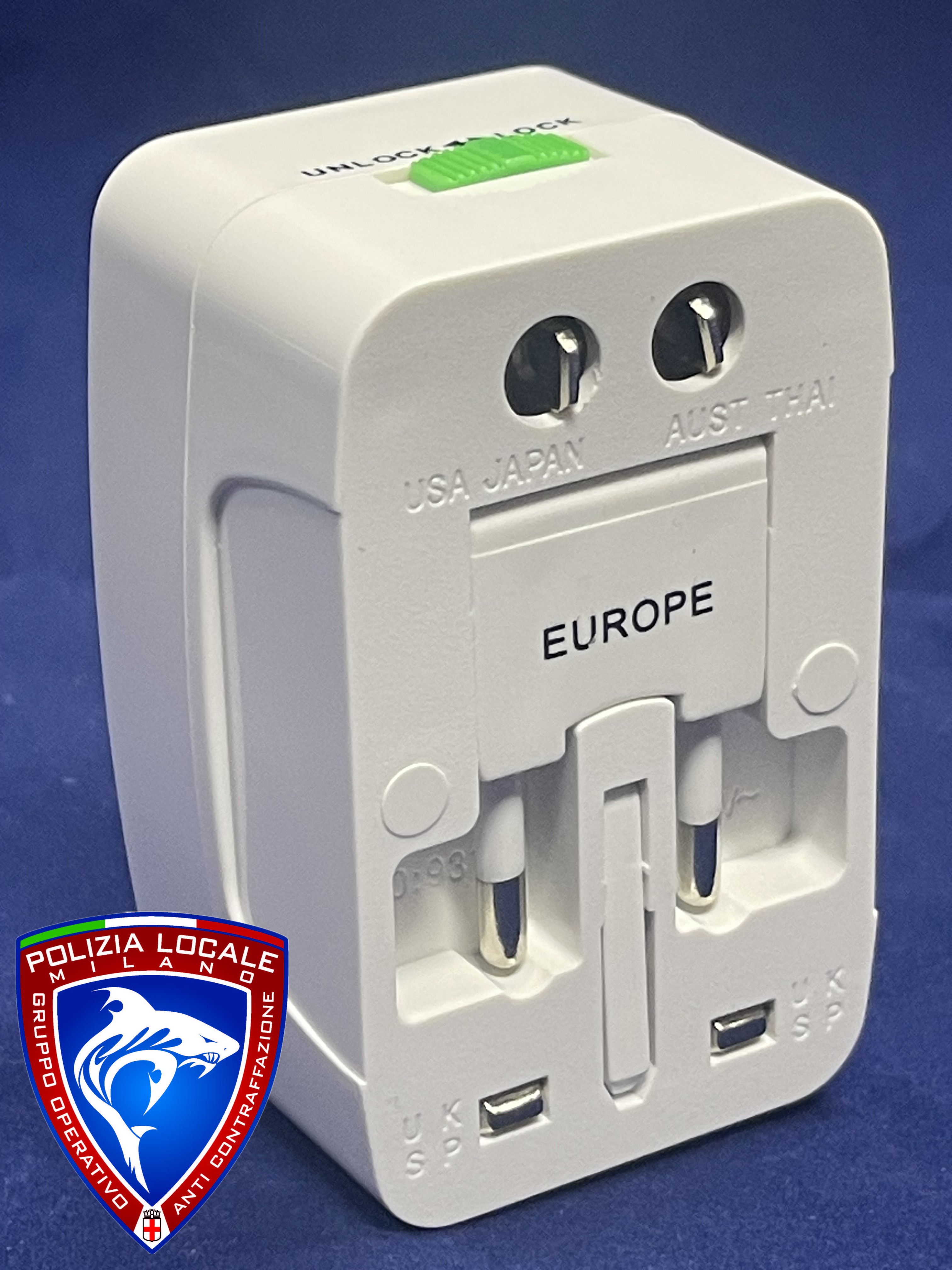 Official image of Travel adaptor ; Unknown ; INTERNATIONAL ADAPTOR published by OECD 3