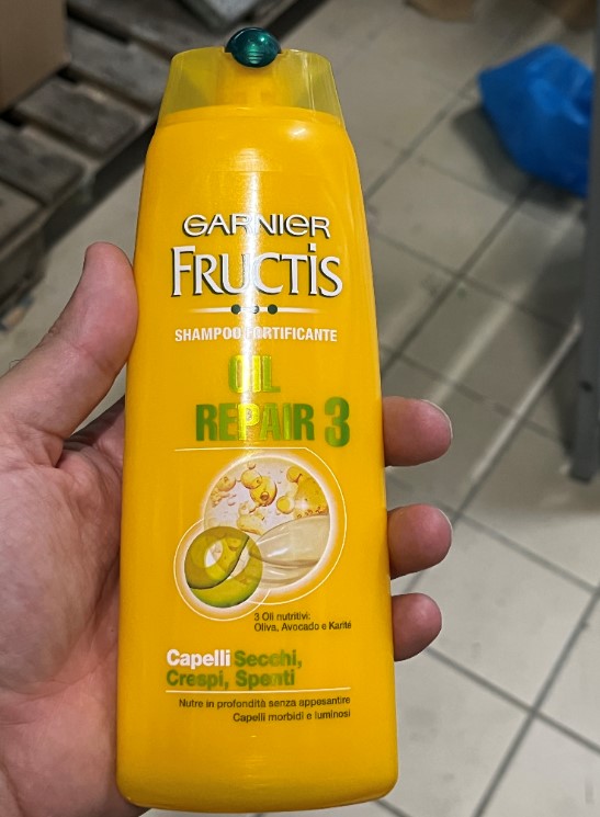 Official image of Shampoo ; Garnier ; FRUCTIS SHAMPOO FORTIFICANTE OIL REPAIR 3 published by OECD