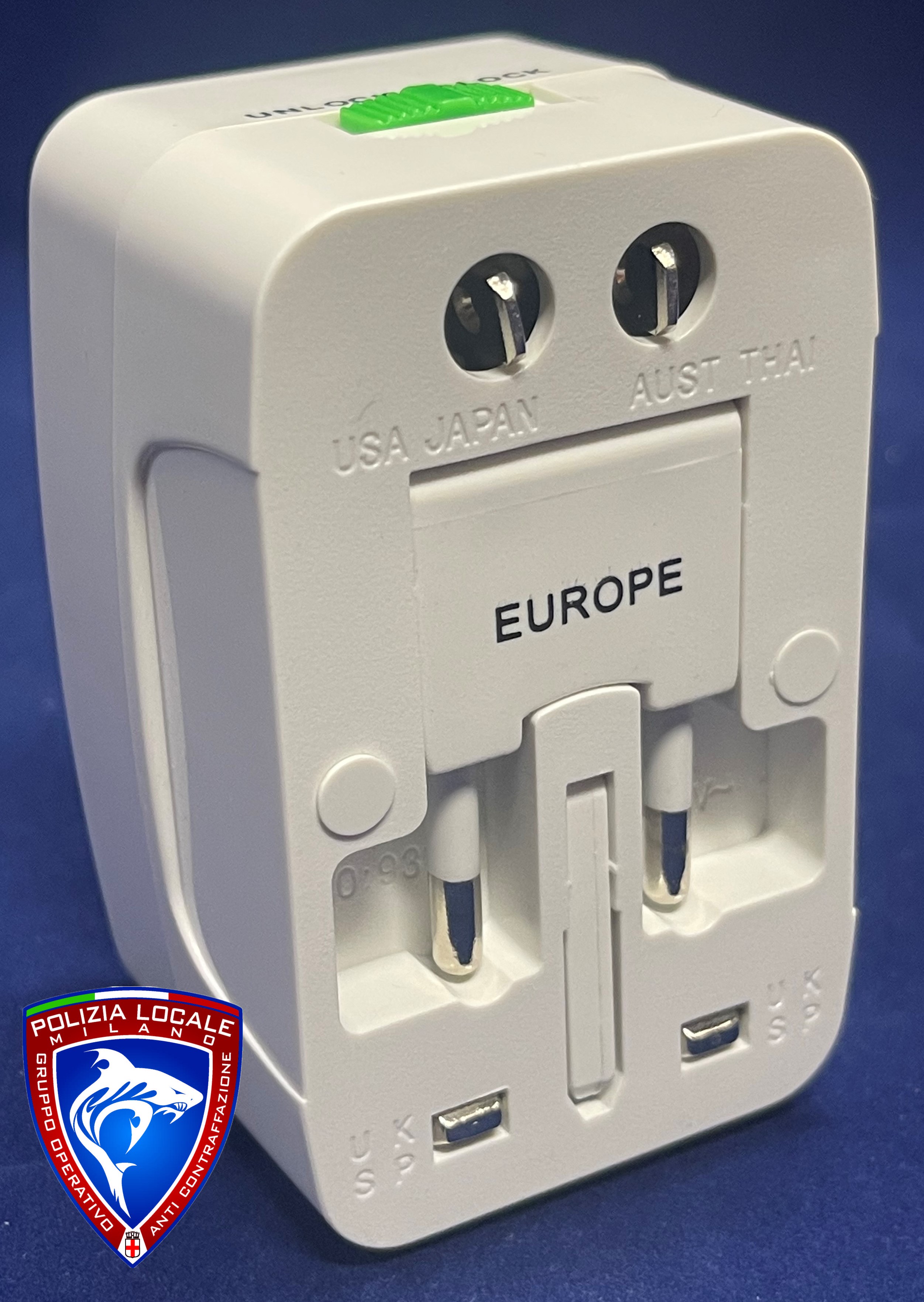 Official image of Travel adaptor ; Unknown ; ALL IN ONE/UNIVERSAL TRAVEL ADAPTOR published by OECD 3