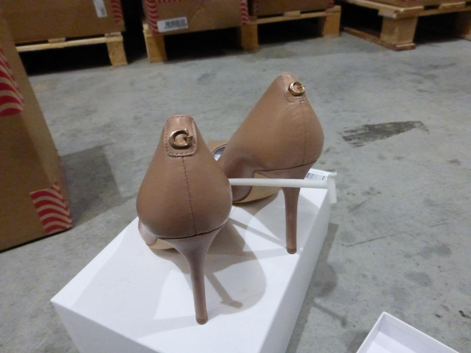 Official image of Shoes ; Guess ; Scarpe da donna published by OECD 3