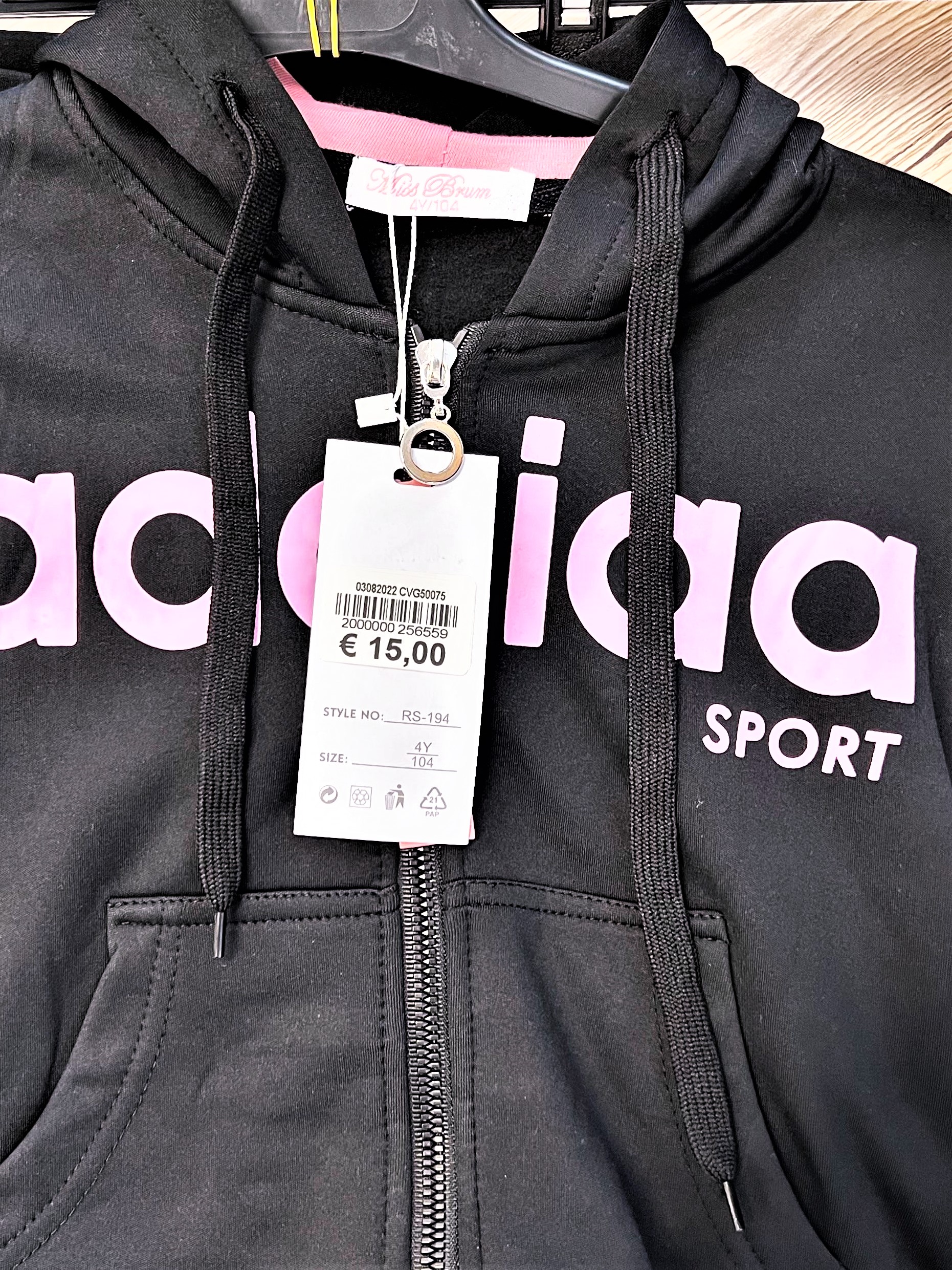 Official image of Children's hoodie ; Miss Brum ; ADDIAA Sport published by OECD 2