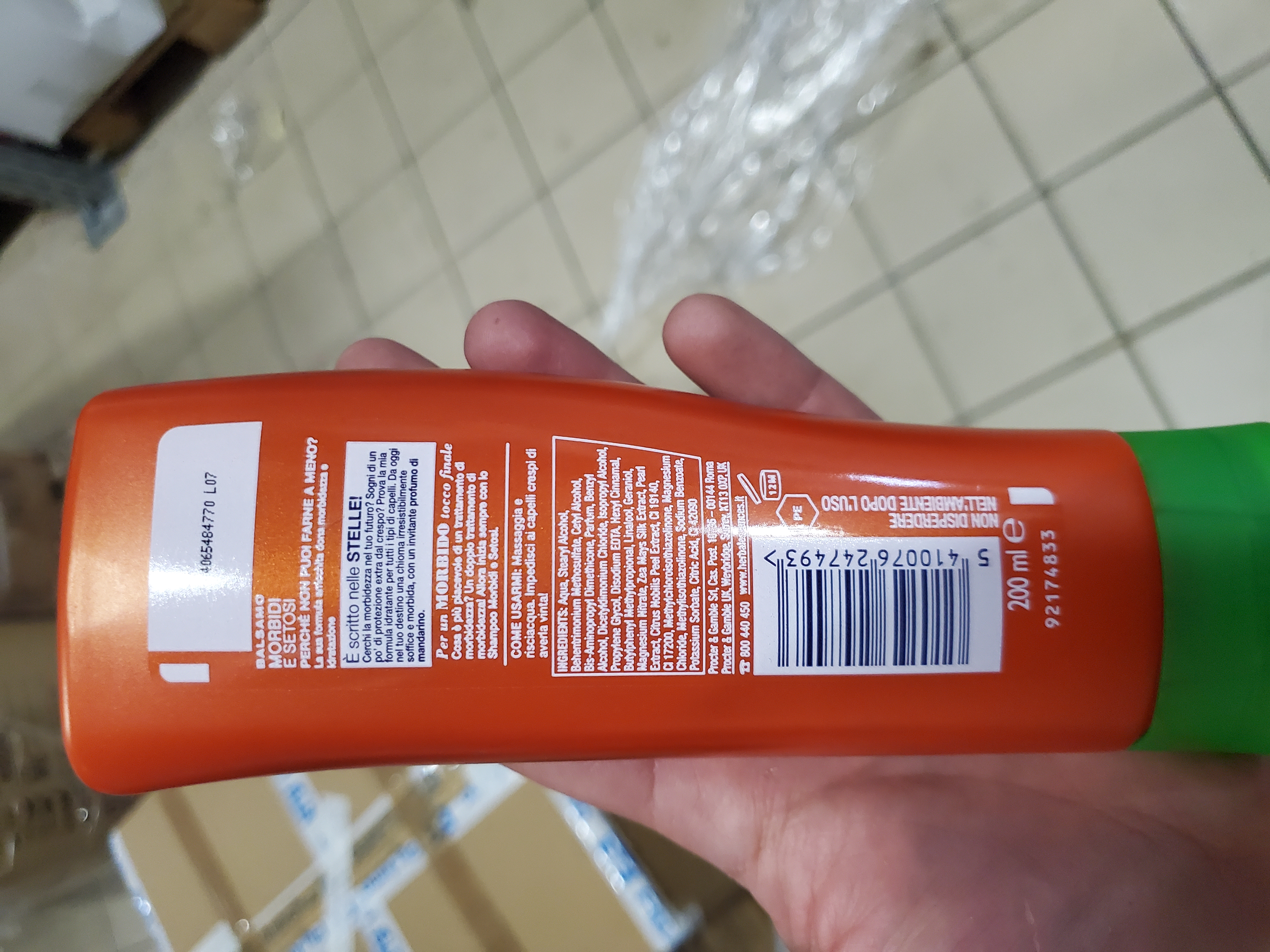 Official image of Hair conditioner ; Herbal essences ; Morbidi e setosi published by OECD