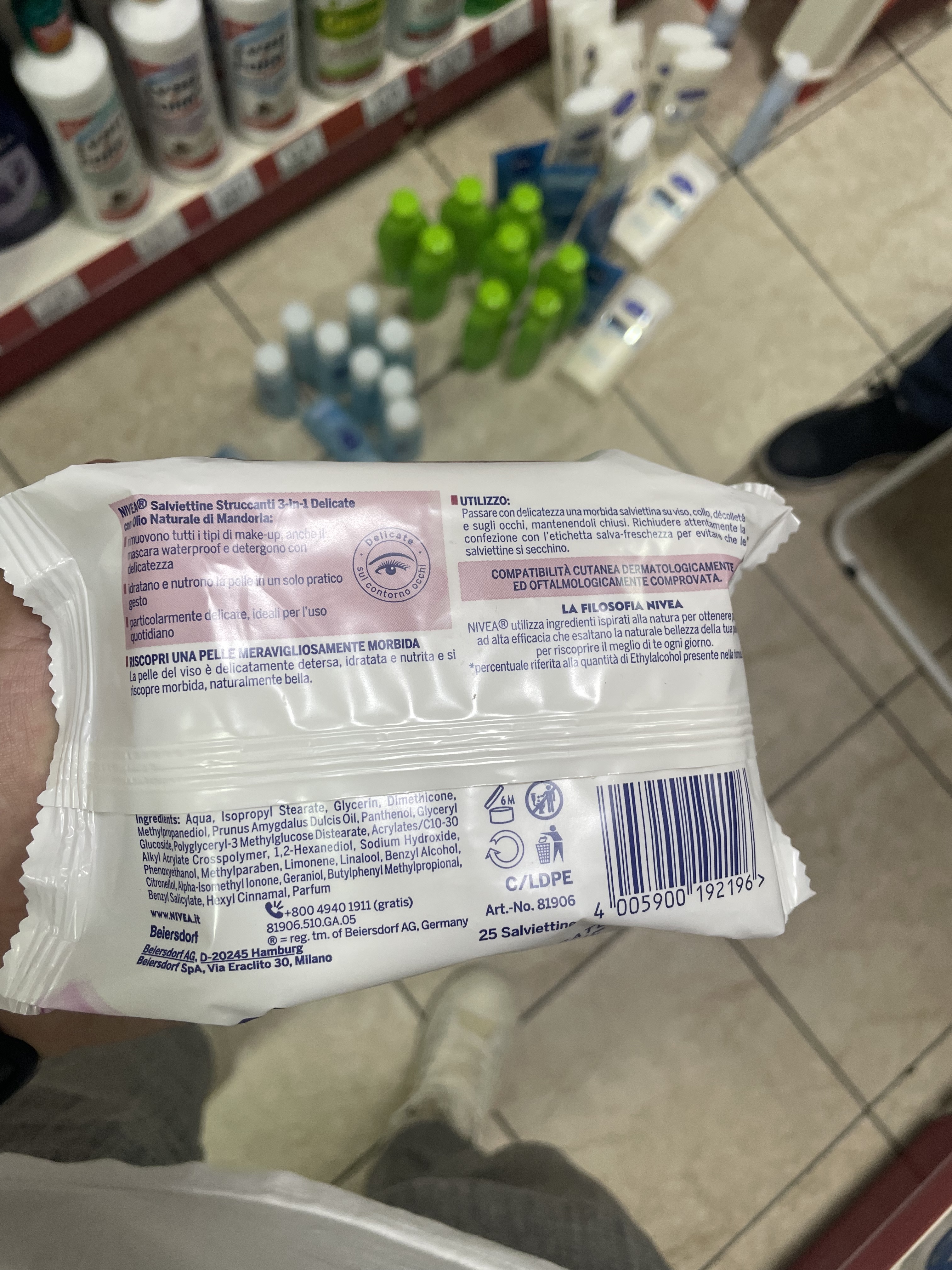 Official image of Make-up remover wipes ; Nivea ; 3-in-1 delicate salviettine struccanti Per Occhi, Labbra e viso published by OECD 2