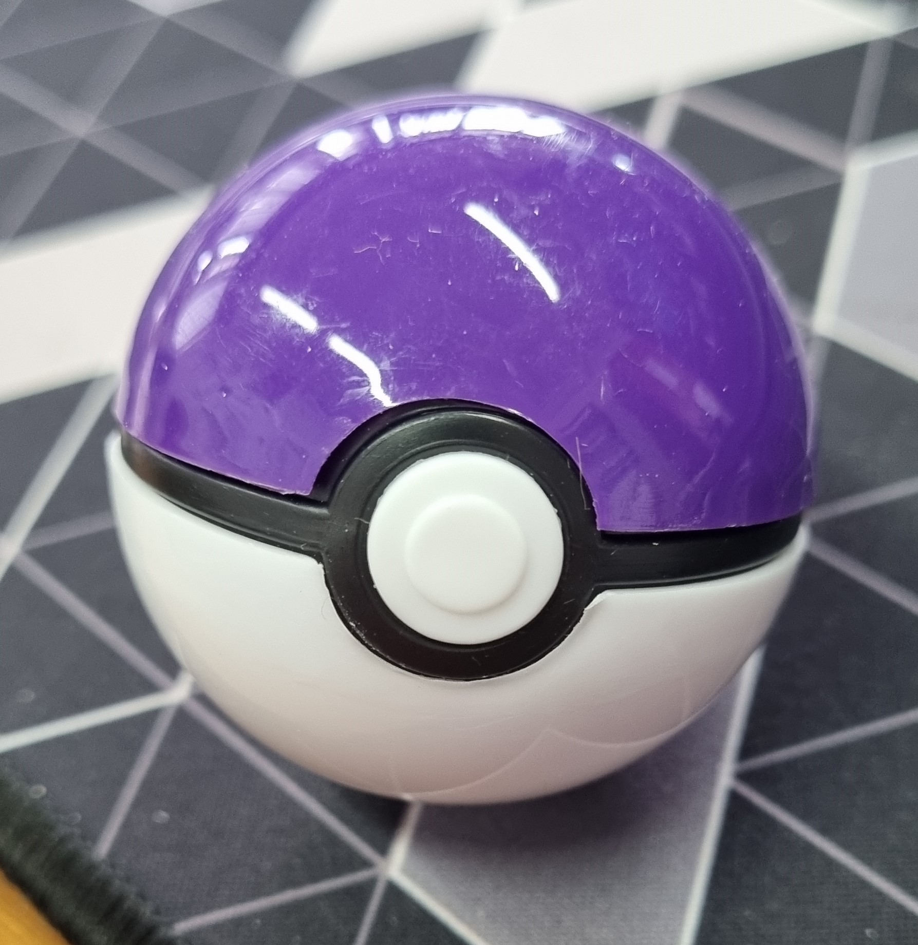 Official image of Toy ball with Pokemon ; Unknown ; published by OECD 2