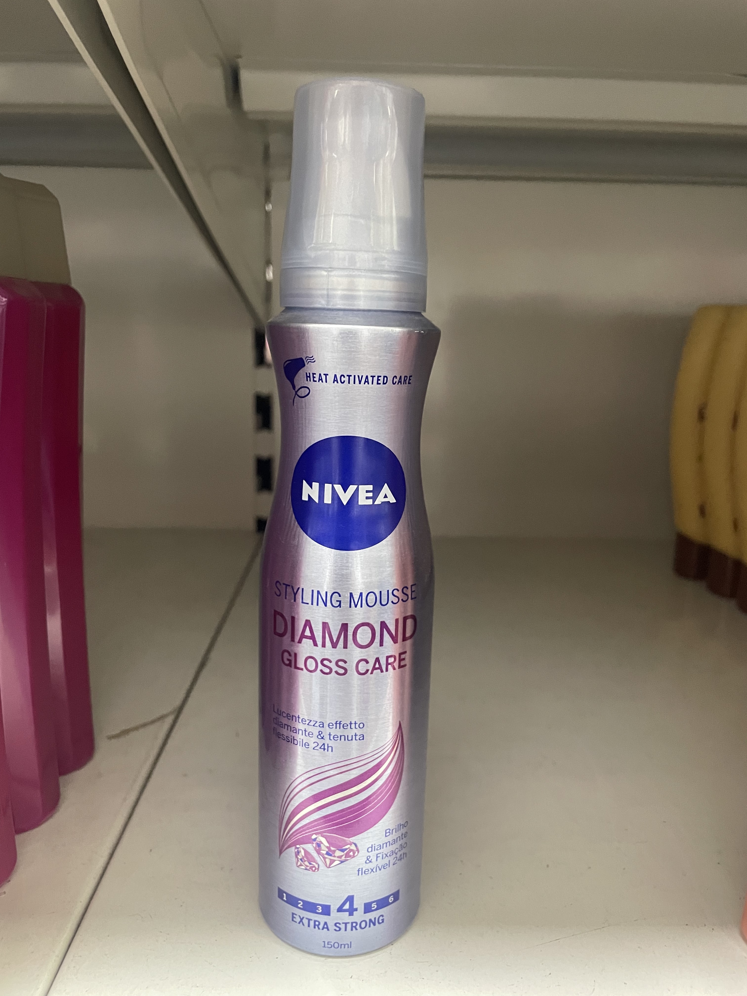 Official image of Hair mousse ; Nivea ; Styling Mousse - Diamond Gloss Care - 4 Extra Strong published by OECD