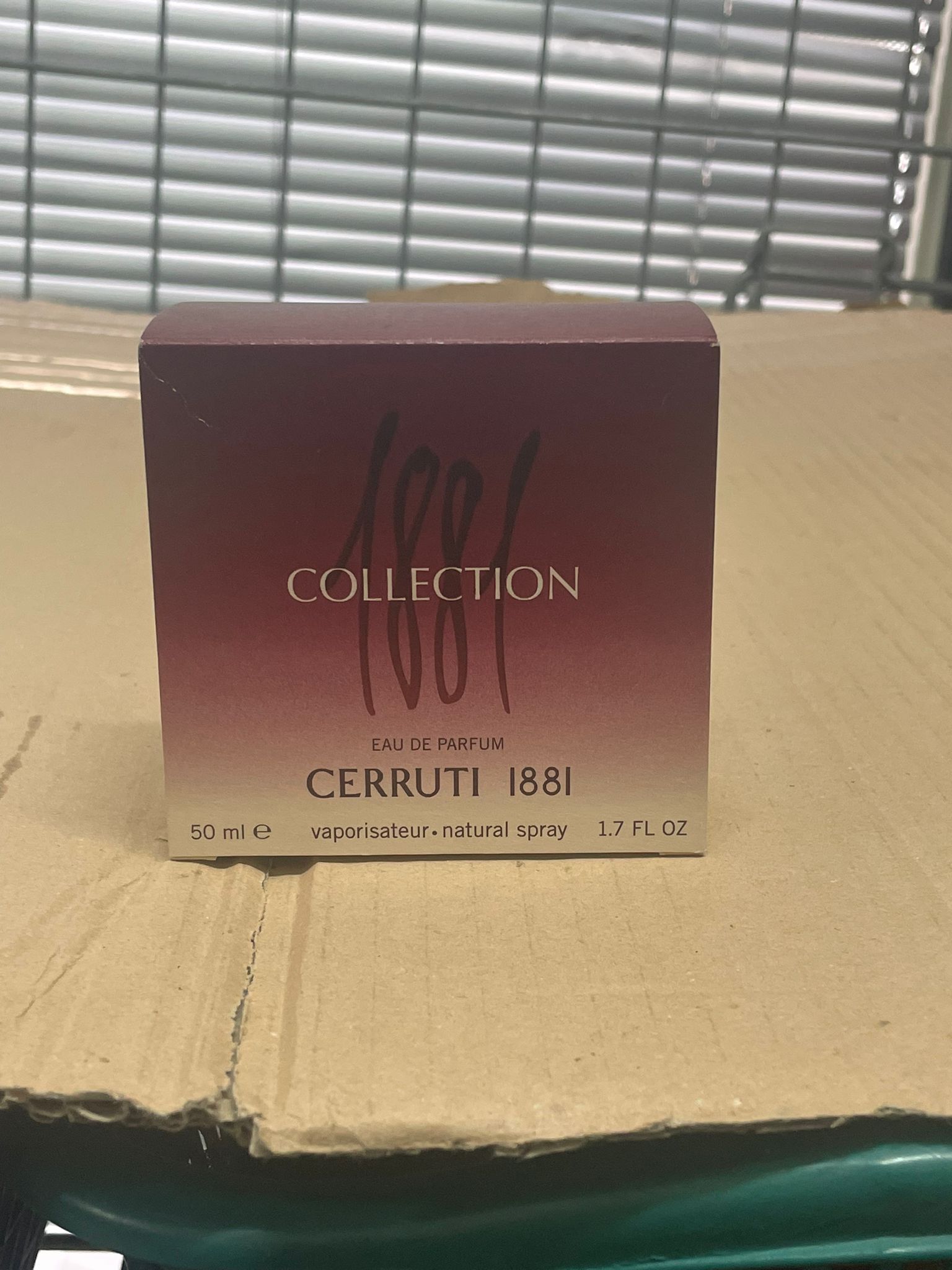 Official image of Perfume ; Cerruti 1881 ; 1881 Collection published by OECD 2