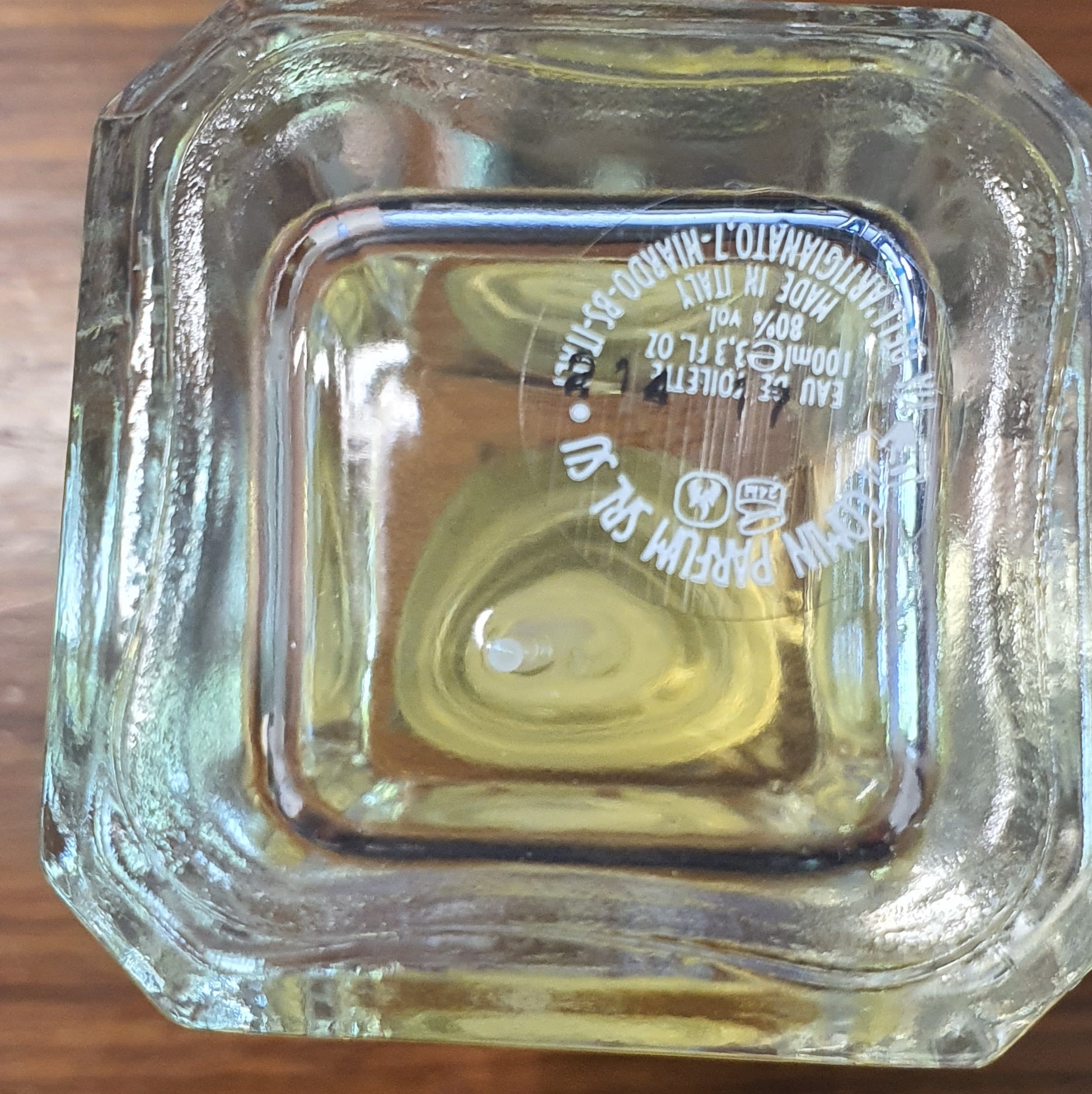 Official image of Eau de toilette ; Comin parfum ; Flò man & woman published by OECD 3