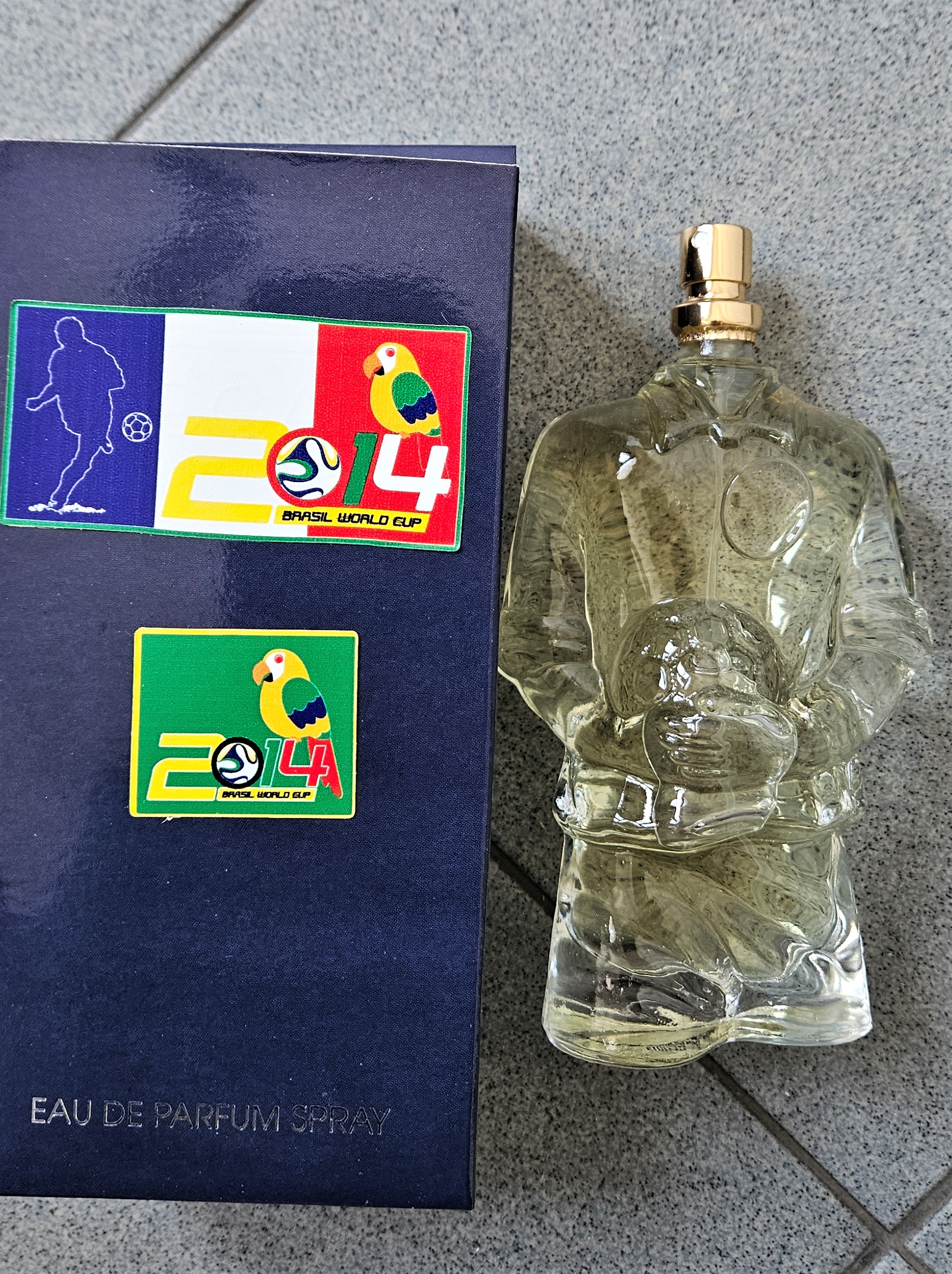 Official image of Perfume ; DUCA'S NEWS ; 2014 Brasil World Cup published by OECD