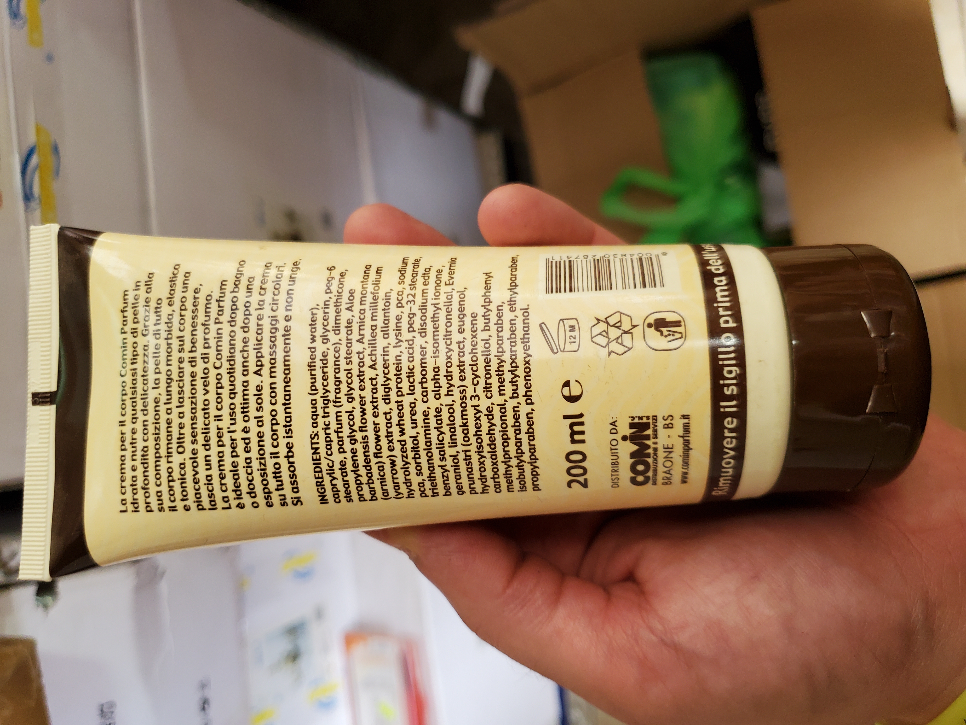Official image of Body cream ; Comin parfum ; Romantics Dreams published by OECD