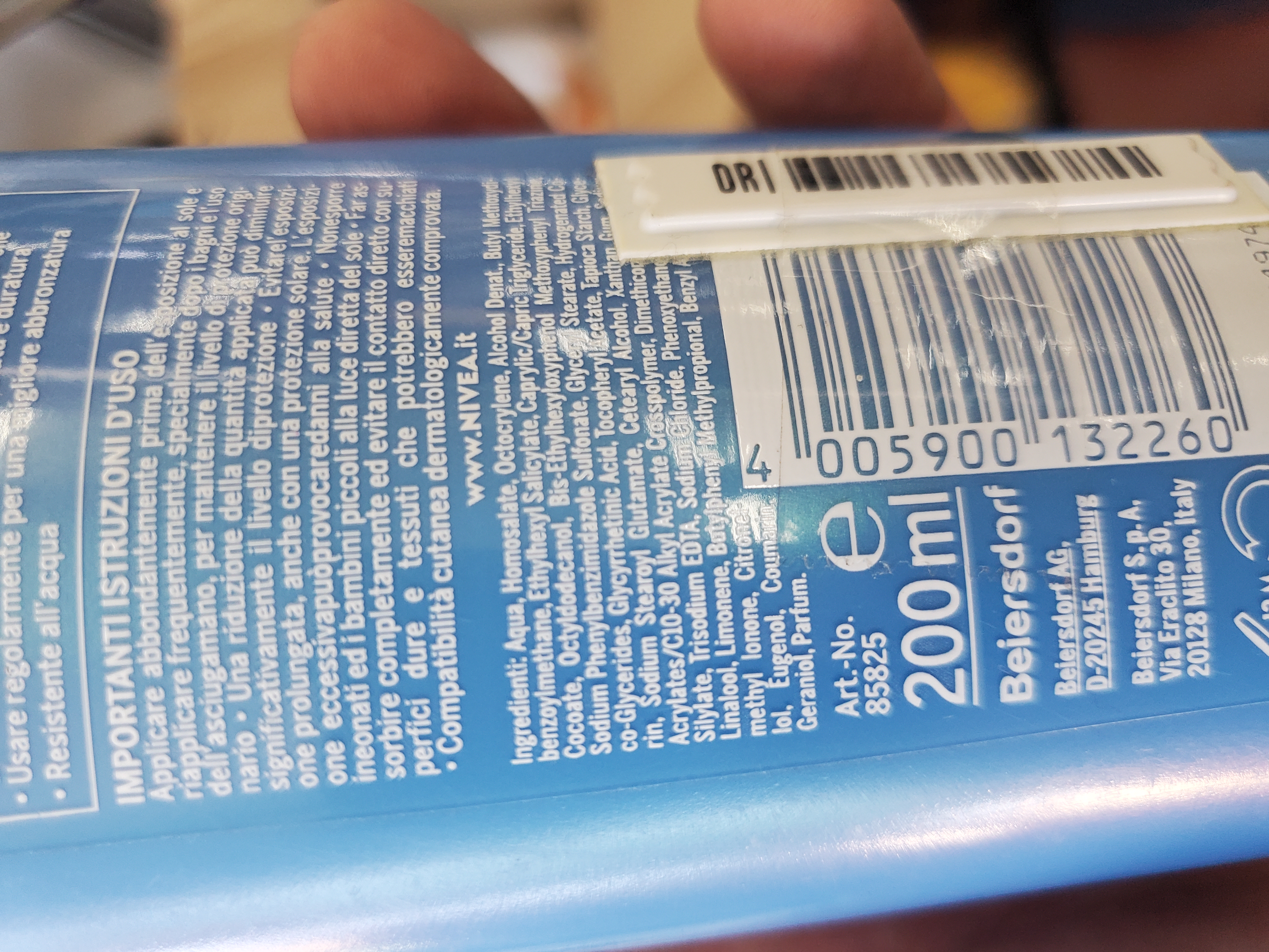 Official image of Sunscreen milk ; Nivea ; Sun protect & bronze protezione "30" published by OECD 2