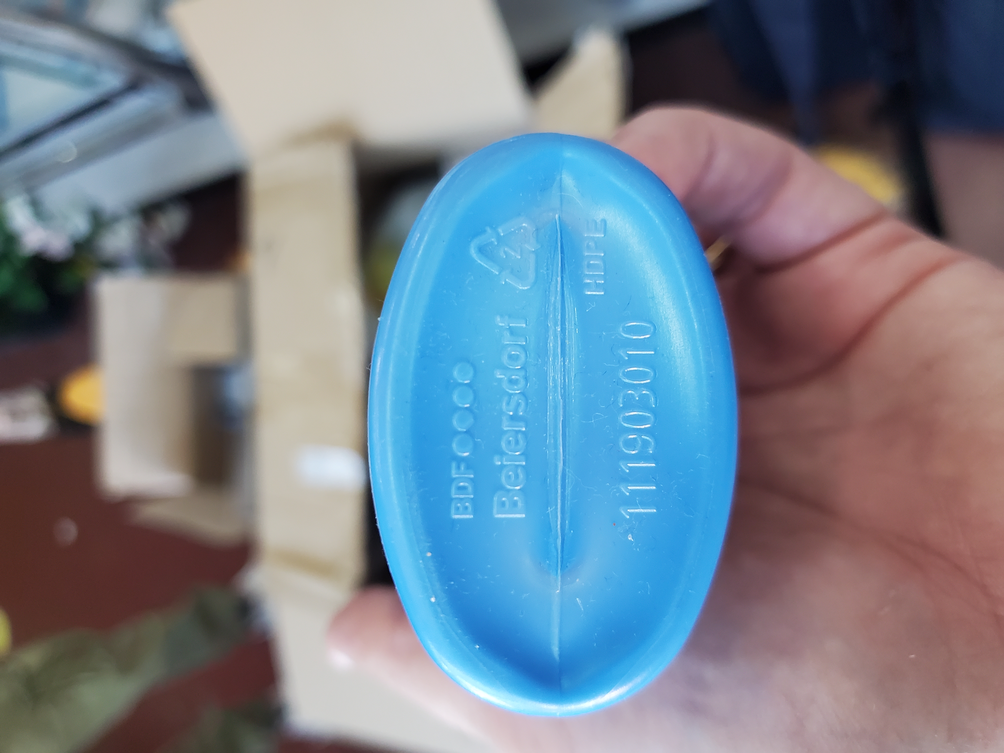 Official image of Sunscreen milk ; Nivea ; Sun protect & bronze protezione "30" published by OECD 4