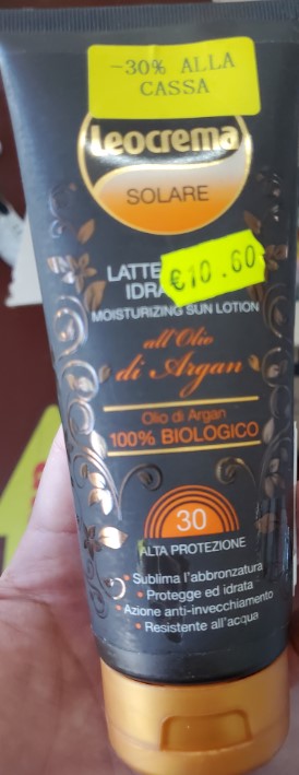 Official image of Sunscreen milk ; Leocrema ; Latte solare idratante all'olio di argan 30 alta protezione published by OECD 4