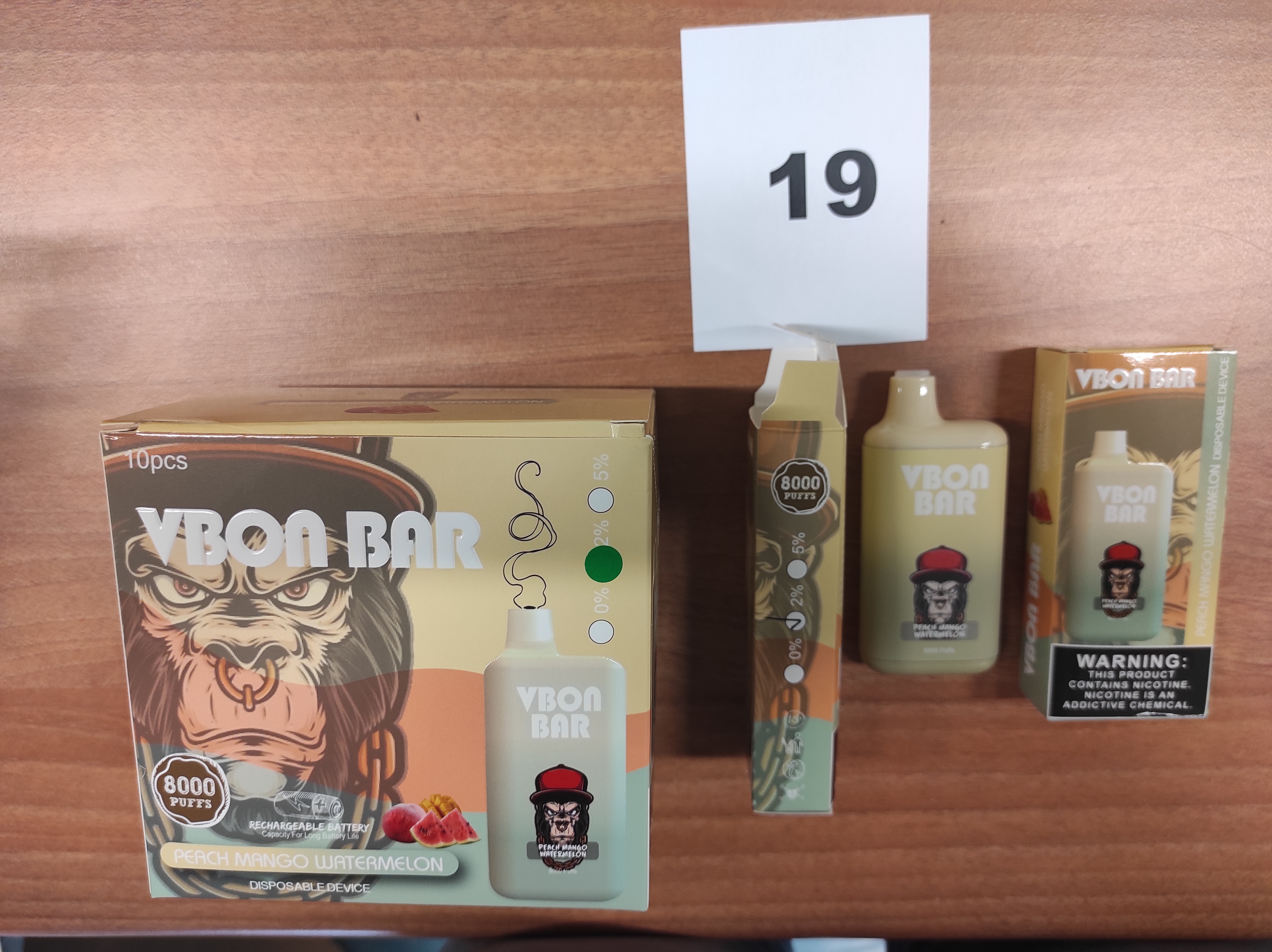 Official image of Disposable electronic cigarette ; VBON BAR ; Peach Mango watermelon published by OECD
