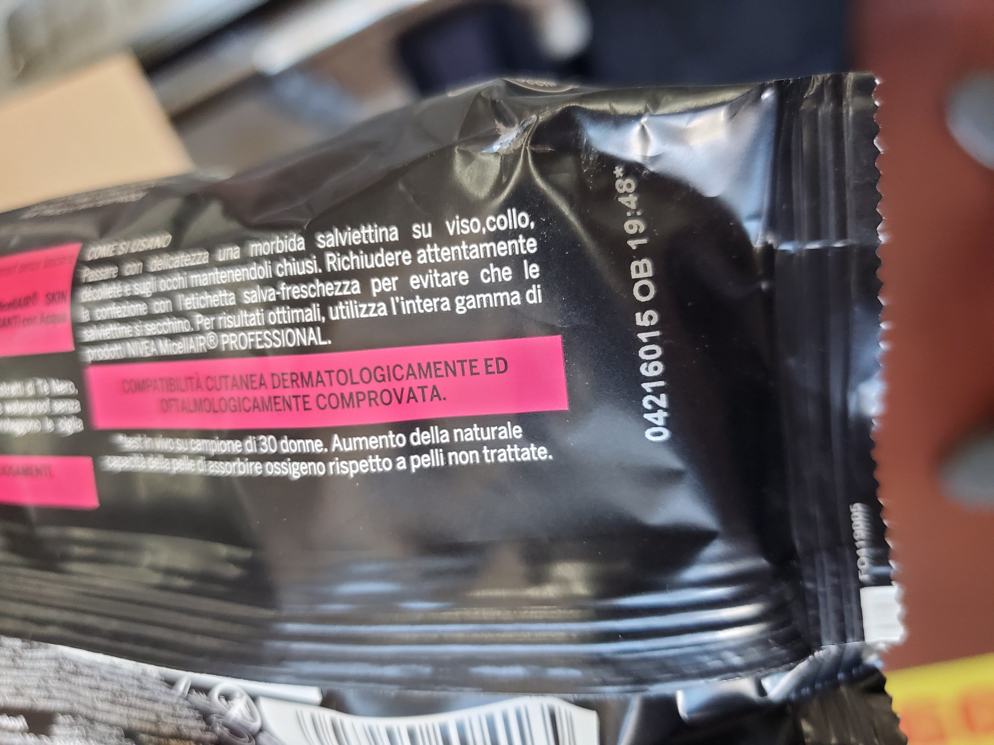 Official image of Make-up remover wipes ; Nivea ; Micell Air skin breathe published by OECD 2